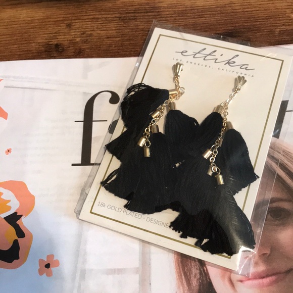 Jewelry - Ettika day dreamer tassel earrings